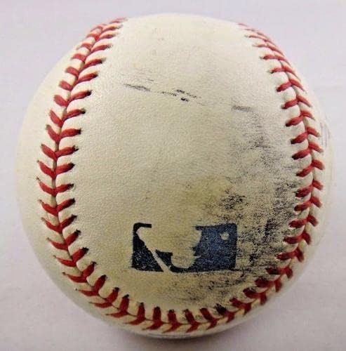 Стари Бейзбол с автограф на Ню Йорк Янкис Деллин Бетанс - Бейзболни Топки с автографи